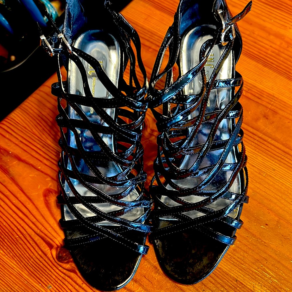 Women’s I.n.c. International concepts size 7.5 heels in good condition
